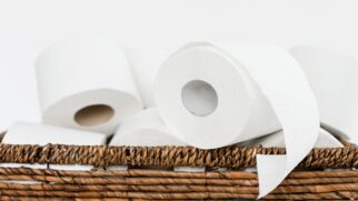 Cuidado com a higiene! O que os hotéis não te contam sobre o papel higiênico usado