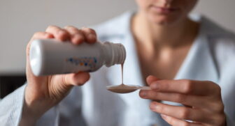 O novo estudo indica que o Ambroxol pode ajudar a estabilizar os sintomas cognitivos em pessoas com Parkinson