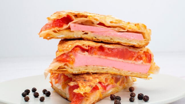 A beleza da torta de salsicha está também na sua versatilidade.