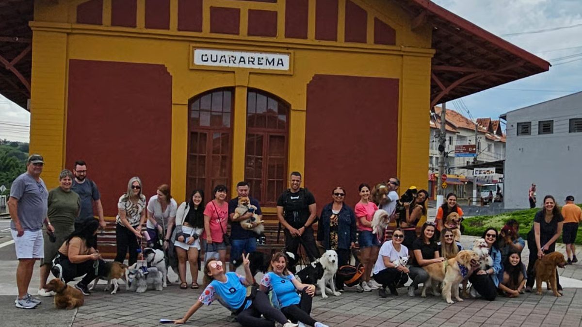 Atividades em conjunto ajudam a fortalecer a relação entre tutores e pets / Divulgação/Pets Turistas