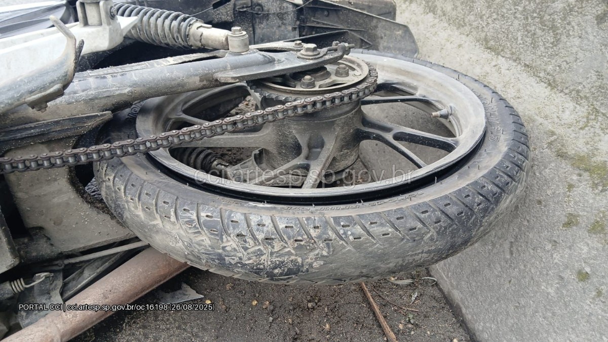 O acidente resultou na morte dos ocupantes da motocicleta, sendo uma delas por decapitação/Reprodução/Artesp
