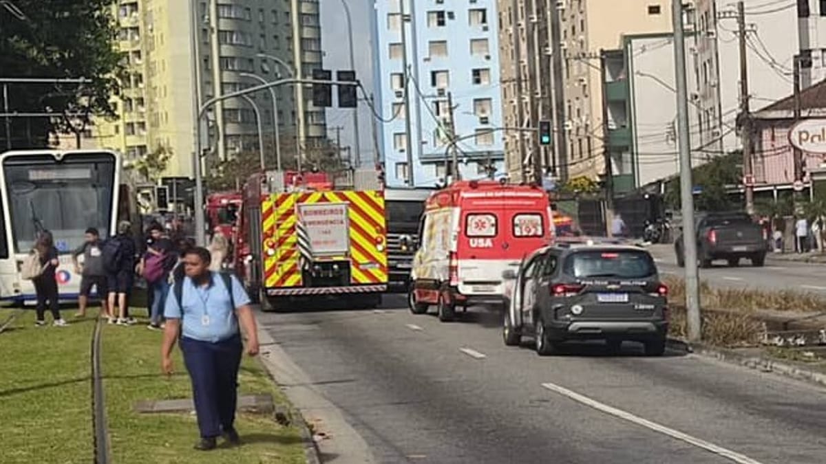 Acidente aconteceu no começo da tarde desta segunda-feira, 18