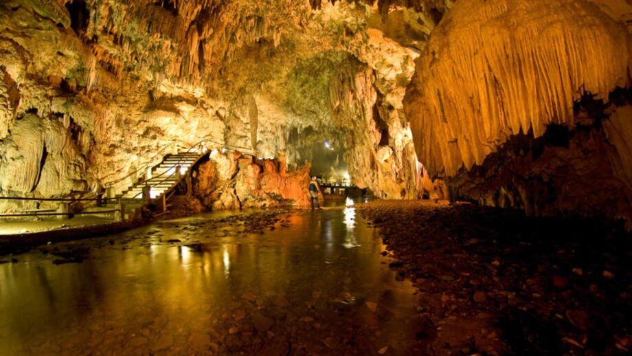 A caverna está inserida no Parque Estadual Caverna do Diabo