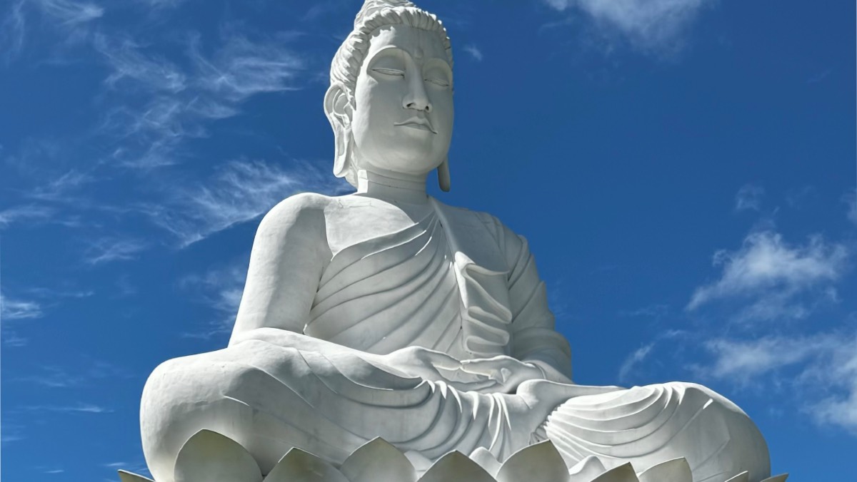 O maior Buda da América Latina fica em Minas Gerais