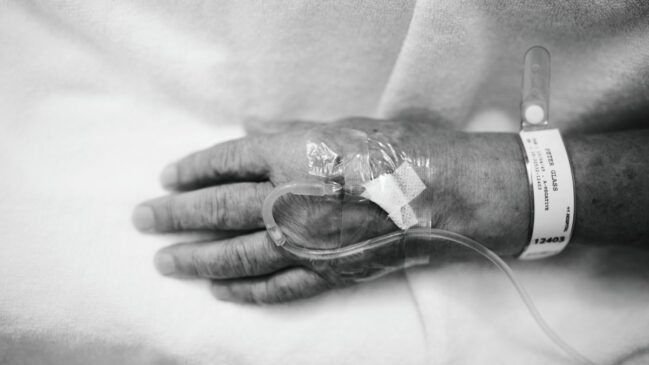 Médicos explicam como identificar os sinais que antecedem o fim da vida
