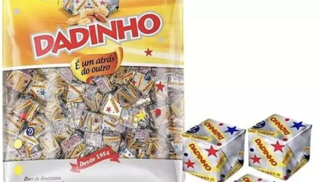 Logo, o apelido "Dadinho", inspirado em seu formato semelhante a um dado, se popularizou e acabou sendo adotado como nome oficial