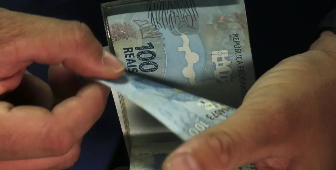 Reajuste representa 6,9% sobre o mínimo vigente, considerando a inflação medida até novembro