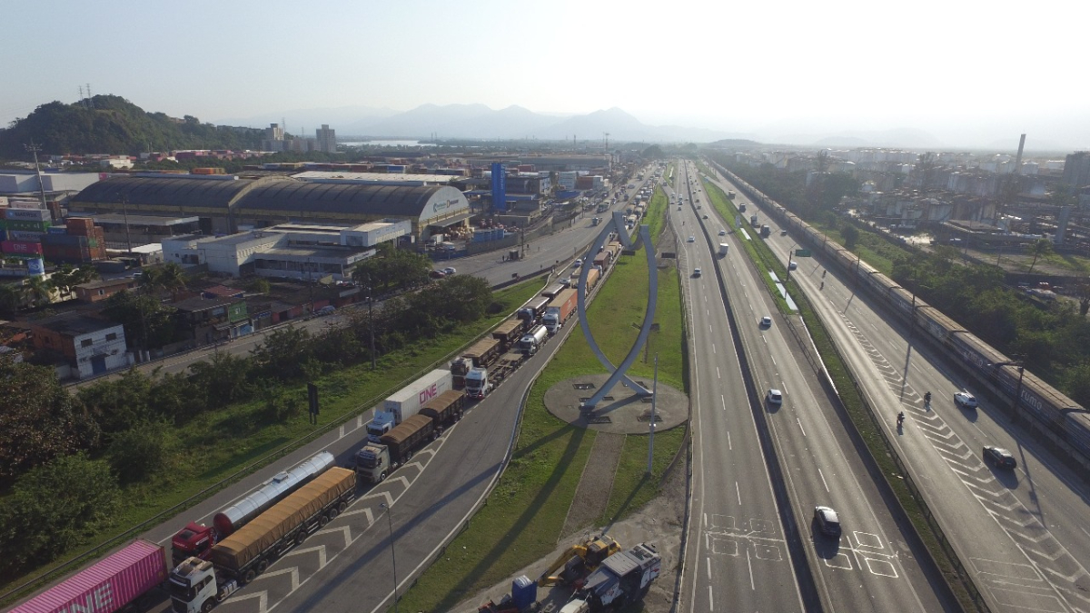O transtorno diário também afeta trabalhadores e famílias de outros bairros