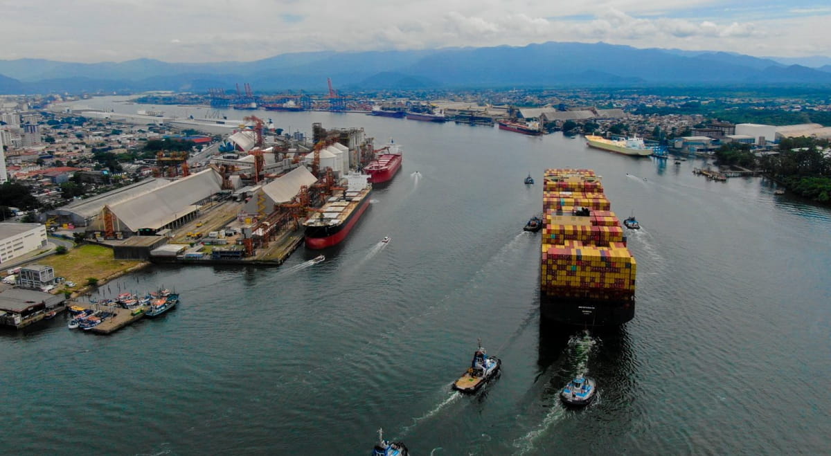 O dado foi divulgado pela Autoridade Portuária de Santos (APS) e representa um marco para o maior complexo portuário da América Latina.