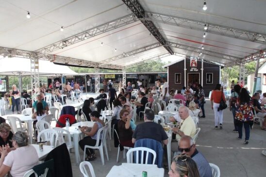 Festa do Bom Jesus agita Ilha Diana com fé, cultura e frutos do mar