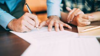 Entenda como funciona a doação entre vivos para evitar as burocracias do inventário