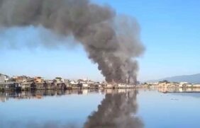 O Corpo de Bombeiros informou que seis viaturas foram acionadas para combater o fogo
