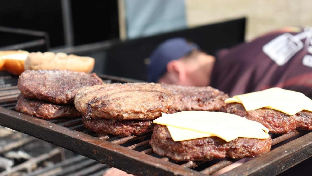 Com muita carne na brasa, chope artesanal e música de qualidade, Praia Grande se prepara para viver um dos maiores festivais de churrasco do Brasil