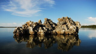 , de novembro a abril, e invernos secos, de maio a outubro, este último, período mais procurado por turistas. Além do turismo de natureza, o local é um retrato vivo da história e das tradições que moldaram a região