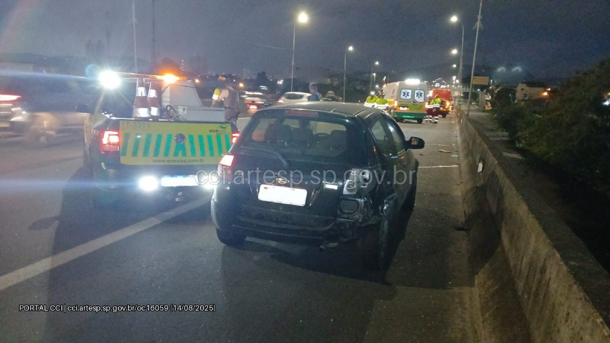 O incidente aconteceu no km 66,2, sentido sul, por volta das 17h38