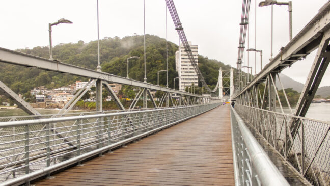 A medida é necessária para a demolição de uma edificação localizada ao lado da ponte
