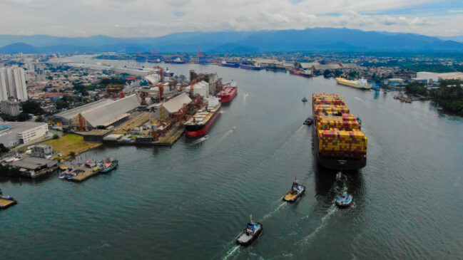 O Porto de Santos movimentou 105,7 milhões de toneladas