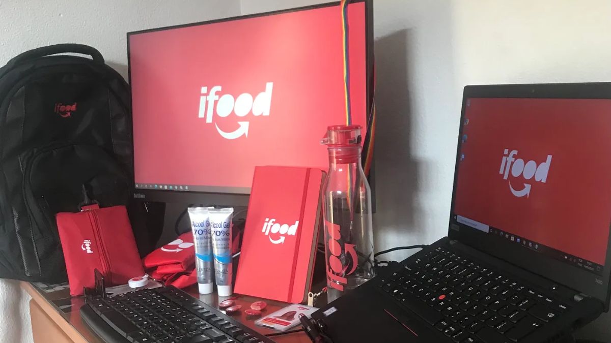 Kit para estagiários que atuam em Home Office. Créditos: Reprodução/ Ifood.