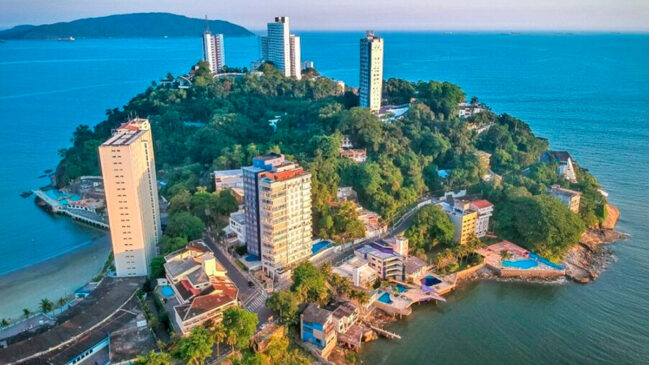 A origem da Ilha Porchat remonta à própria fundação da cidade de São Vicente