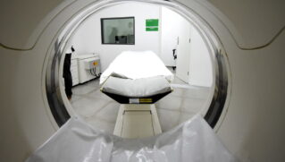 Praia Grande segue fortalecendo sua rede de saúde com a implantação de protocolos modernos e uso de tecnologia para agilizar diagnósticos e reduzir riscos de mortalidade em casos graves
