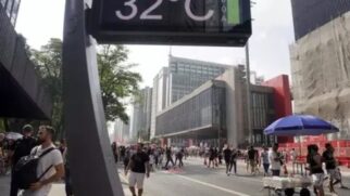 Sol forte, céu aberto e temperaturas que podem ultrapassar os 33°C prometem deixar a cidade em alerta.