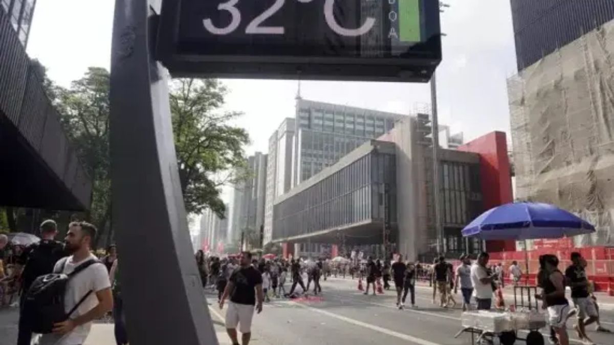 Sol forte, céu aberto e temperaturas que podem ultrapassar os 33°C prometem deixar a cidade em alerta.