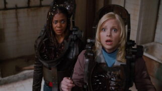 Anna Faris e Regina Hall em cena de 'Todo Mundo em Pânico 4'