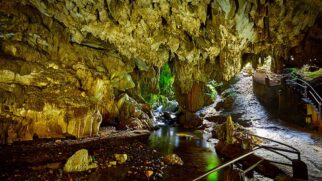A cidade é considerada uma das mais preservadas ambientalmente do estado, com cavernas, cachoeiras e história