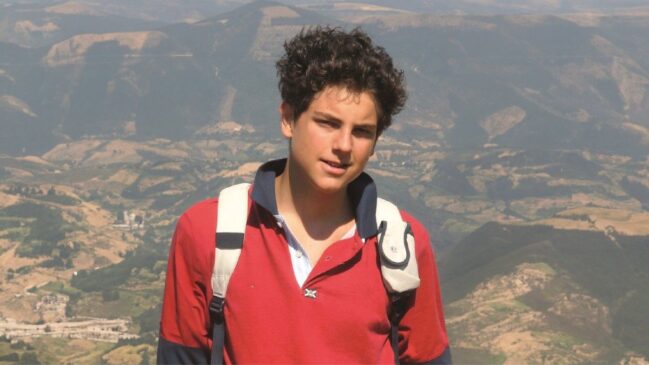 Conheça Carlo Acutis, o "padroeiro da internet" e primeiro santo millenial
