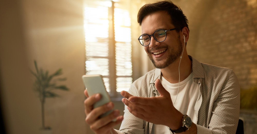 Esse código contém todas as informações da rede, incluindo o nome e a senha padrão