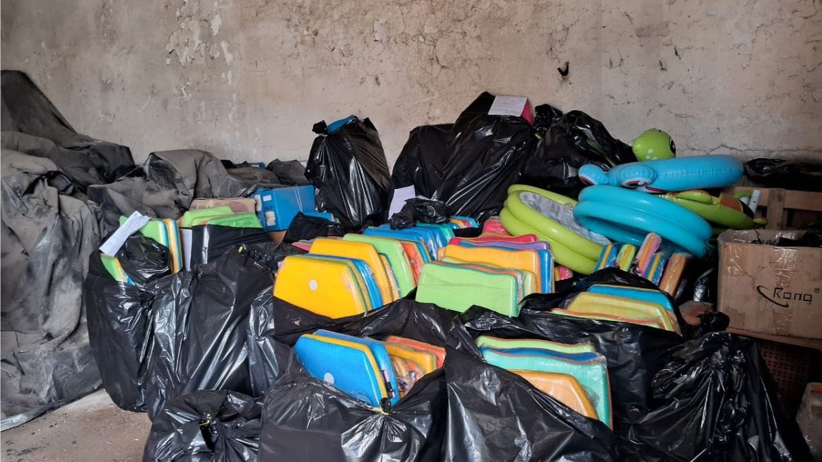 Prefeitura realiza operação contra a venda de pranchas e produtos infláveis - Divulgação/Prefeitura de Guarujá