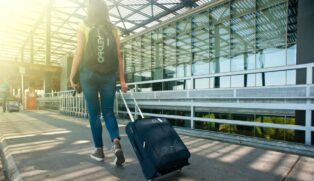 A pesquisa considerou critérios como facilidade para reservar hotéis, inclusão social e a disposição dos turistas em retornar à cidade após a visita