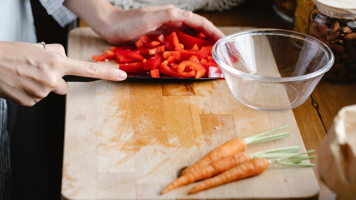 A tábua de corte é, sem dúvida, um dos itens mais utilizados nas cozinhas / Pixabay