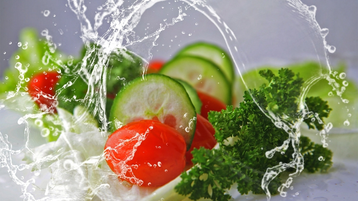 No verão, elas se destacam por ser alimentos que ajudam a refrescar / Pixabay