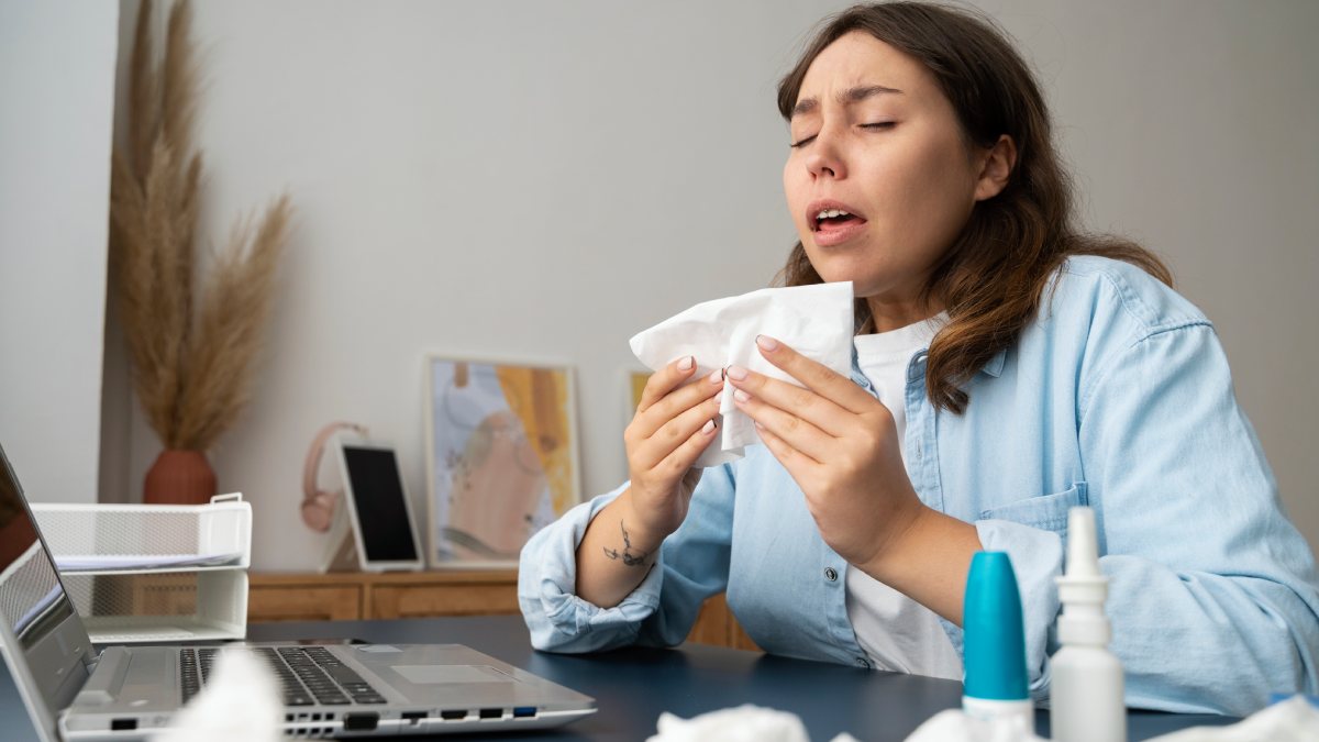 O uso prolongado de sprays descongestionantes pode irritar vasos sanguíneos do nariz e causar efeito rebote