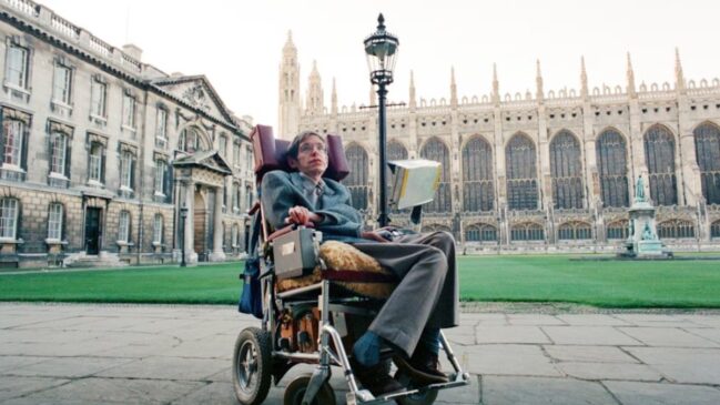 Stephen Hawking, físico britânico que revolucionou o estudo dos buracos negros e teve uma de suas previsões mais importantes confirmada em 2025