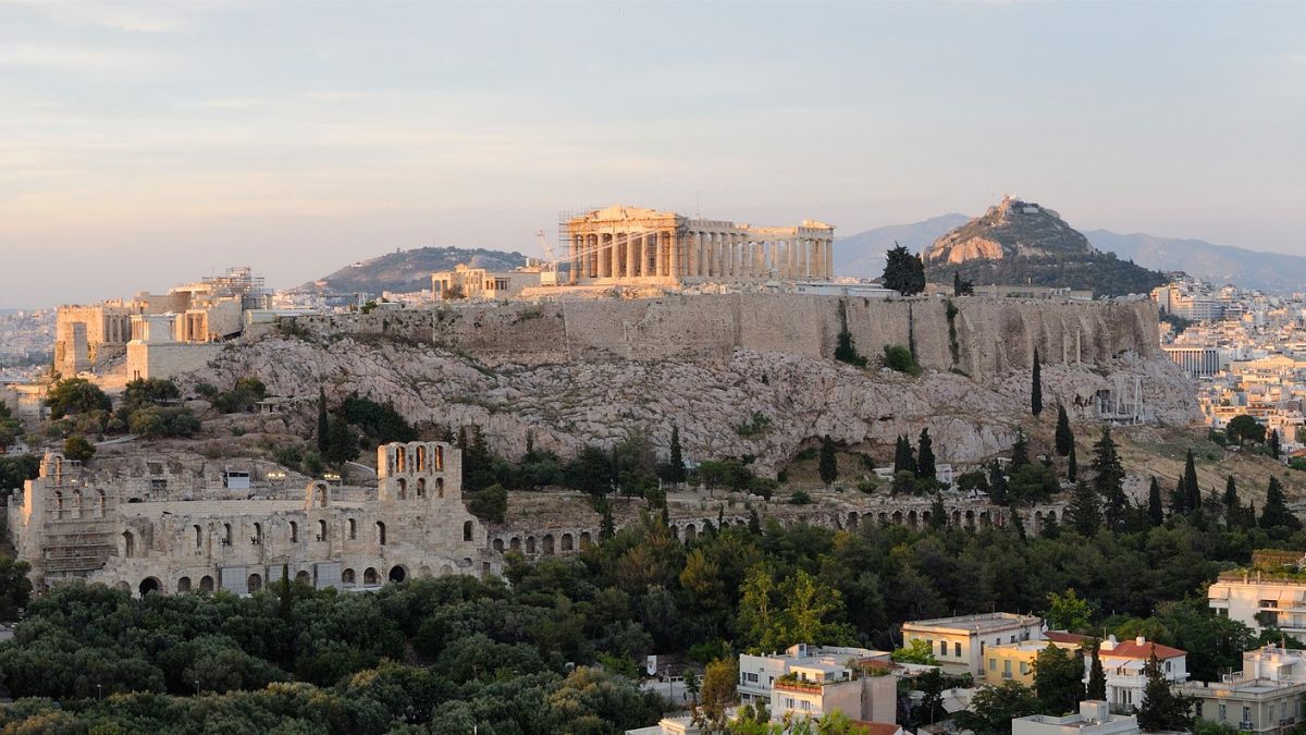 Combinando história, sol e gastronomia saudável, Atenas é a cidade mais fácil de explorar a pé entre as do ranking/ Christophe Meneboeuf/Wikimedia Commons