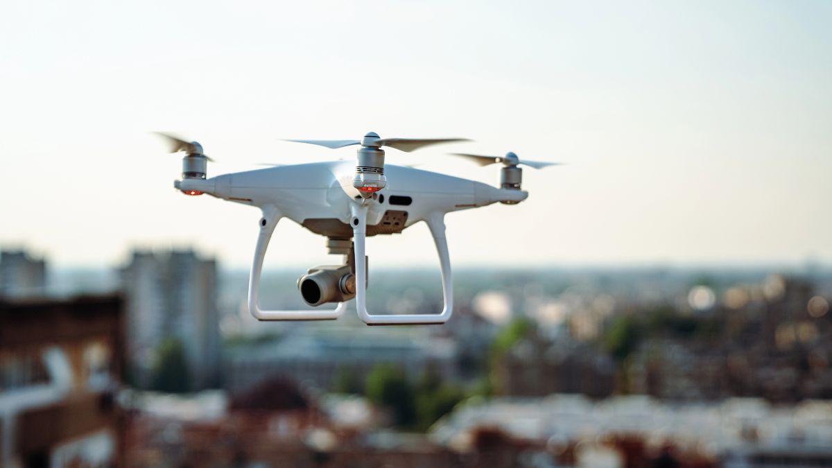 O uso de drones tem o potencial de ser um aliado para monitorar o comportamento dos motoristas nas vias