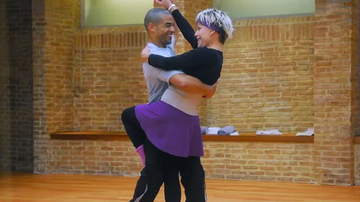 A apresentadora fez aulas de danças com o professor Renato Zóia/TV Globo/João Miguel Júnior