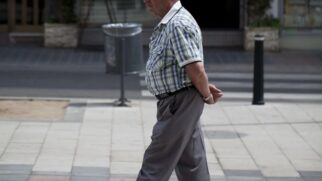Movimentos sutis do corpo, muitas vezes imperceptíveis, podem revelar desde confiança pessoal até desejo de controle