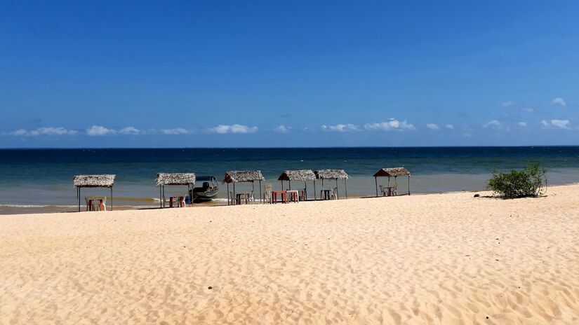 Paraíso amazônico onde o rio vira mar e a cultura local encanta