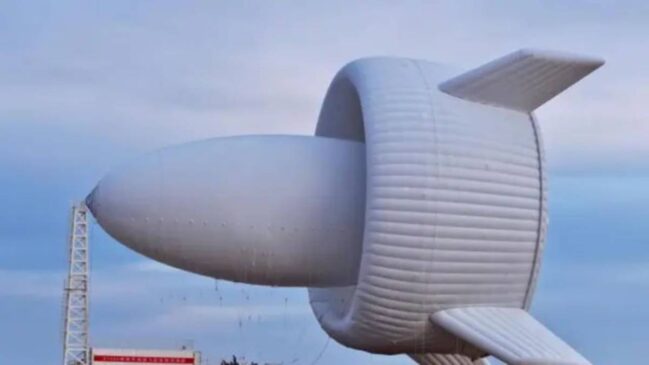 Com dimensões impressionantes, a S1500 tem o tamanho de uma quadra de basquete e a altura equivalente a um prédio de 13 andares.
