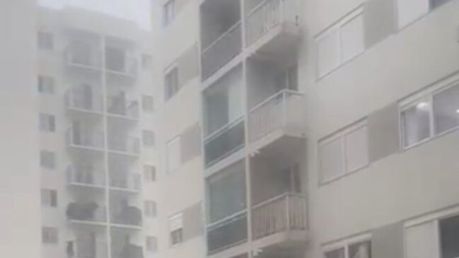 Além dos estragos, moradores afirmam que estão sem energia elétrica