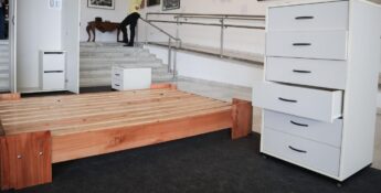 Móveis fabricados pelos detentos foram expostos no Palácio dos Bandeirantes