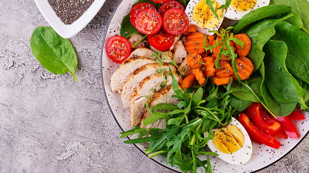 Conheça a lista de frutas, peixes e outros ingredientes que melhoram a função cerebral, segundo a ciência