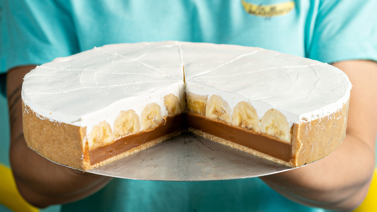 A doceria irá vender duas fatias da tradicional torta de banana por R$ 25, um desconto de 30% em relação ao valor normal, que é de R$ 35,80.