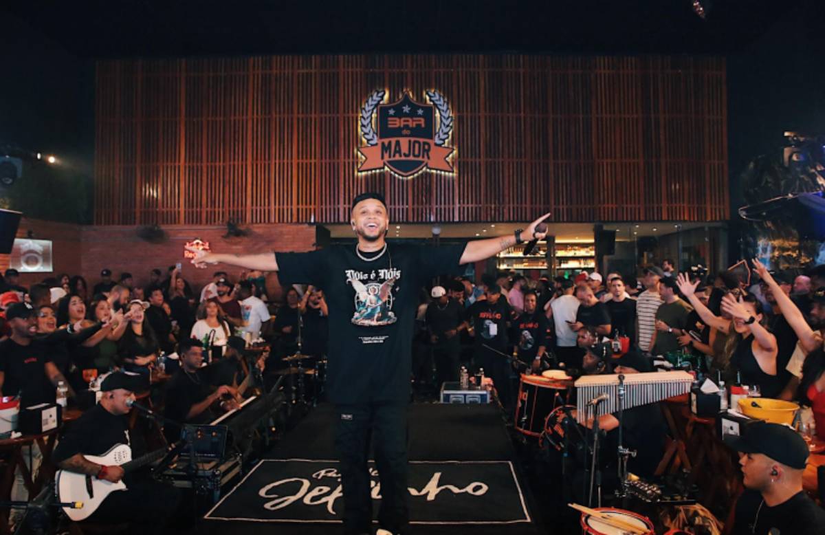 O destaque desse primeiro lançamento é a faixa "Primeiro Encontro", um verdadeiro clássico do pagode que conquistou o Brasil