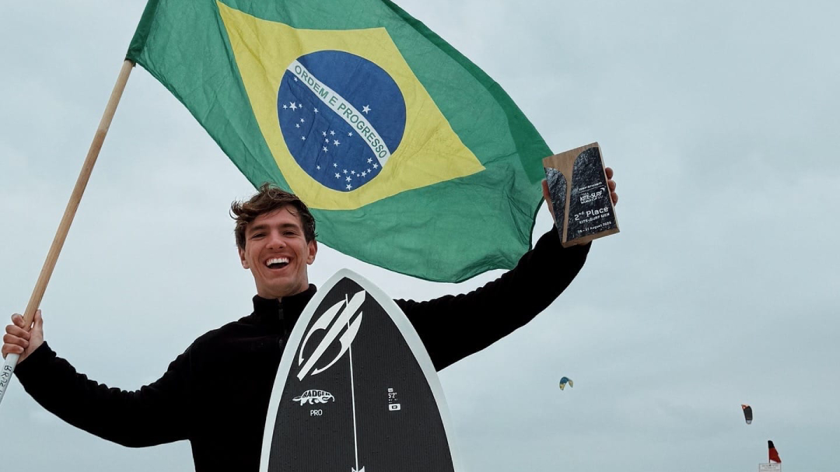 Gabriel Benetton comemora o vice-campeonato na etapa da Alemanha