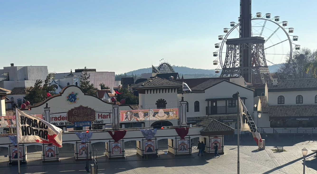 Entrada do Hopi Hari, parque temático que fica no interior de SP