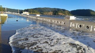 O grupo reforçou que o fenômeno natural pode causar alagamentos em regiões adjacentes ao mar